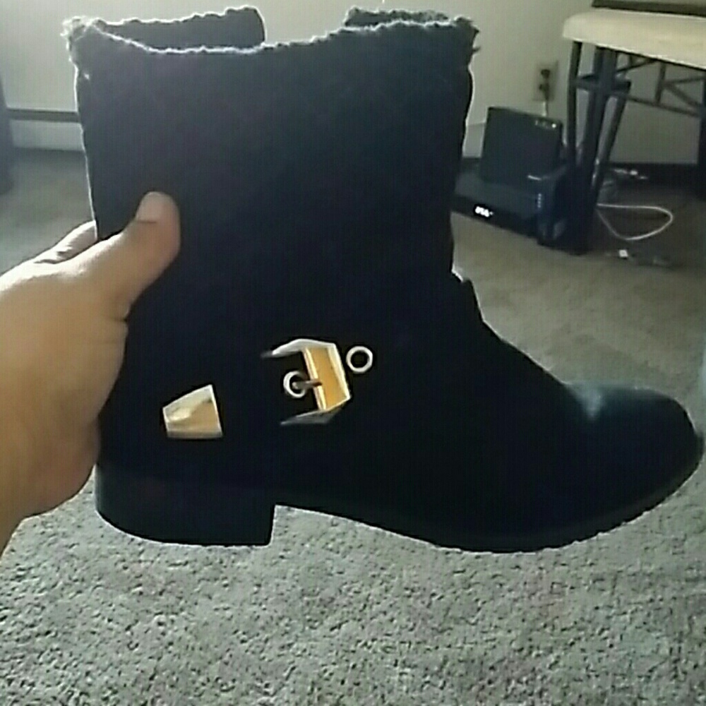 Black cushion walk boots